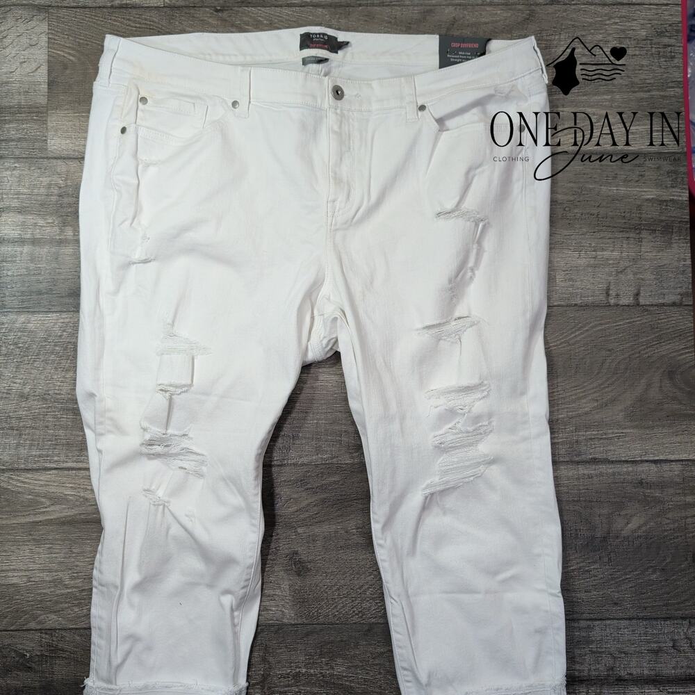 Torrid Vintage Stretch Crop Boyfriend Distressed Jeans Optic White NWT Size 24